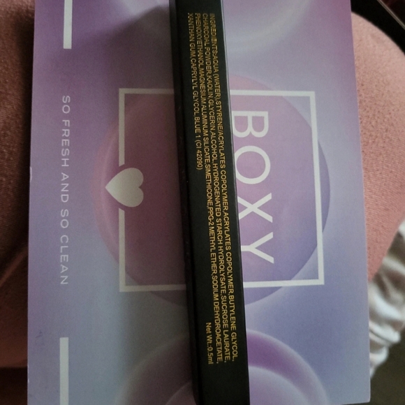 18 hr liquid eyeliner - Picture 2 of 3